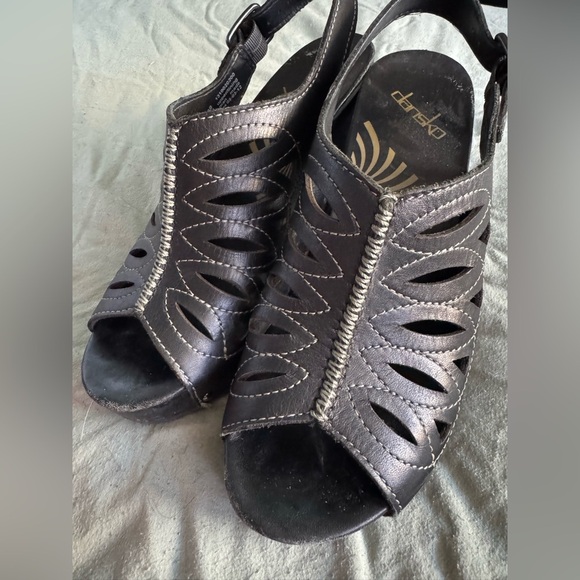 Dansko Rowena Leather Clog Sandals Black Studded Heels Size 38 - Picture 6 of 6